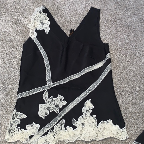 Two piece set - Picture 2 of 3